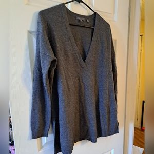 Wool/Cashmere grey Vince. V neck sweater